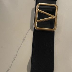 SOLD!!!!!!!!’V’ Buckle Vegan & Elastic Belt. 31 - 39 inches fully stretched